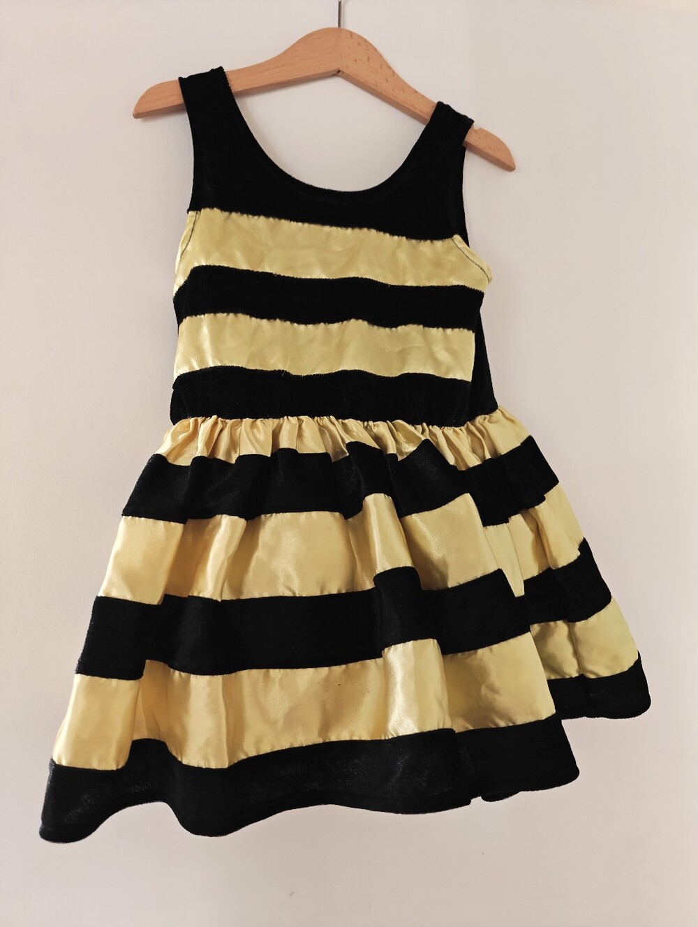 Bumblebee Honeybee Halloween Costume Dress Girls 5-6 Yellow Black Tulle Lining